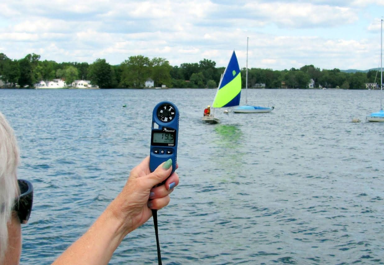 Anemometer for sailing